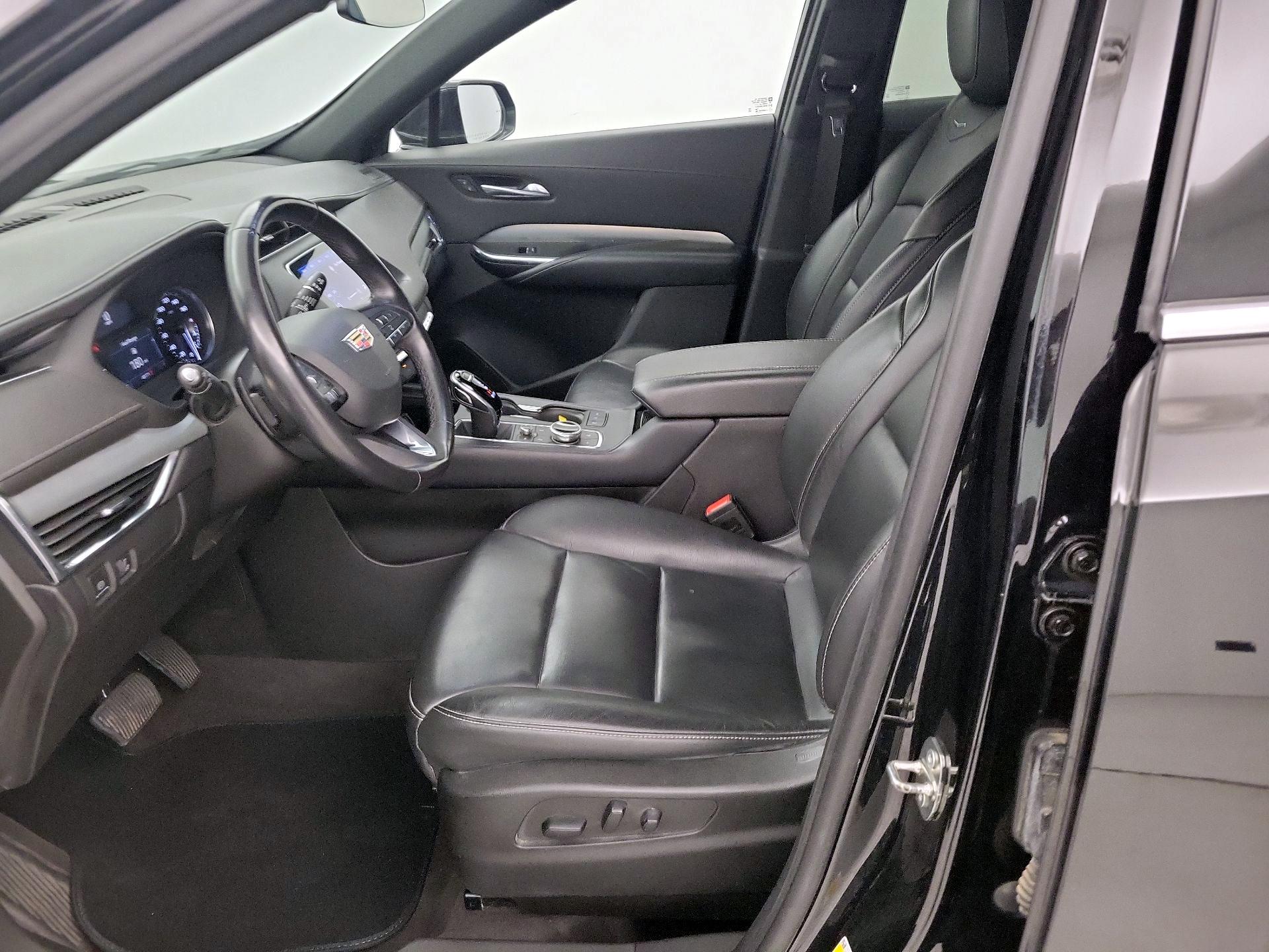 Thumbnail: 2023 Cadillac XT4 - 9