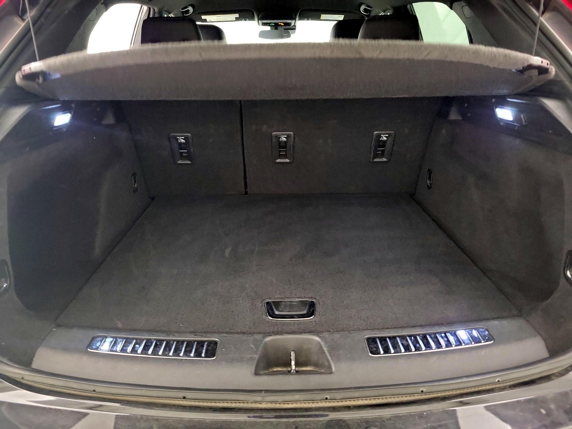 Thumbnail: 2023 Cadillac XT4 - 18