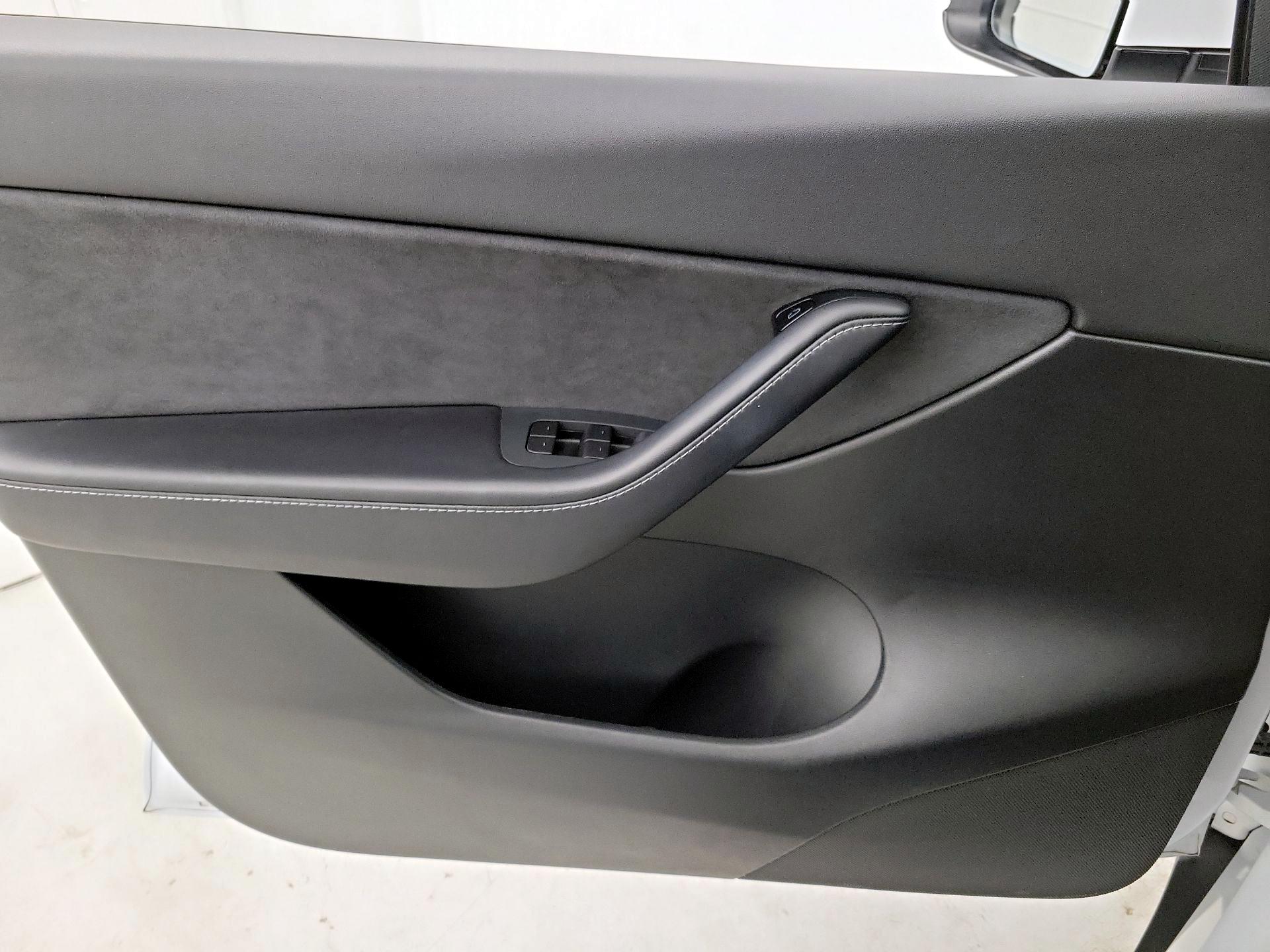 Thumbnail: 2021 Tesla Model Y - 12