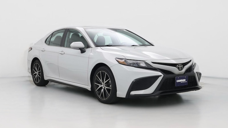 2022 Toyota Camry SE Hero Image