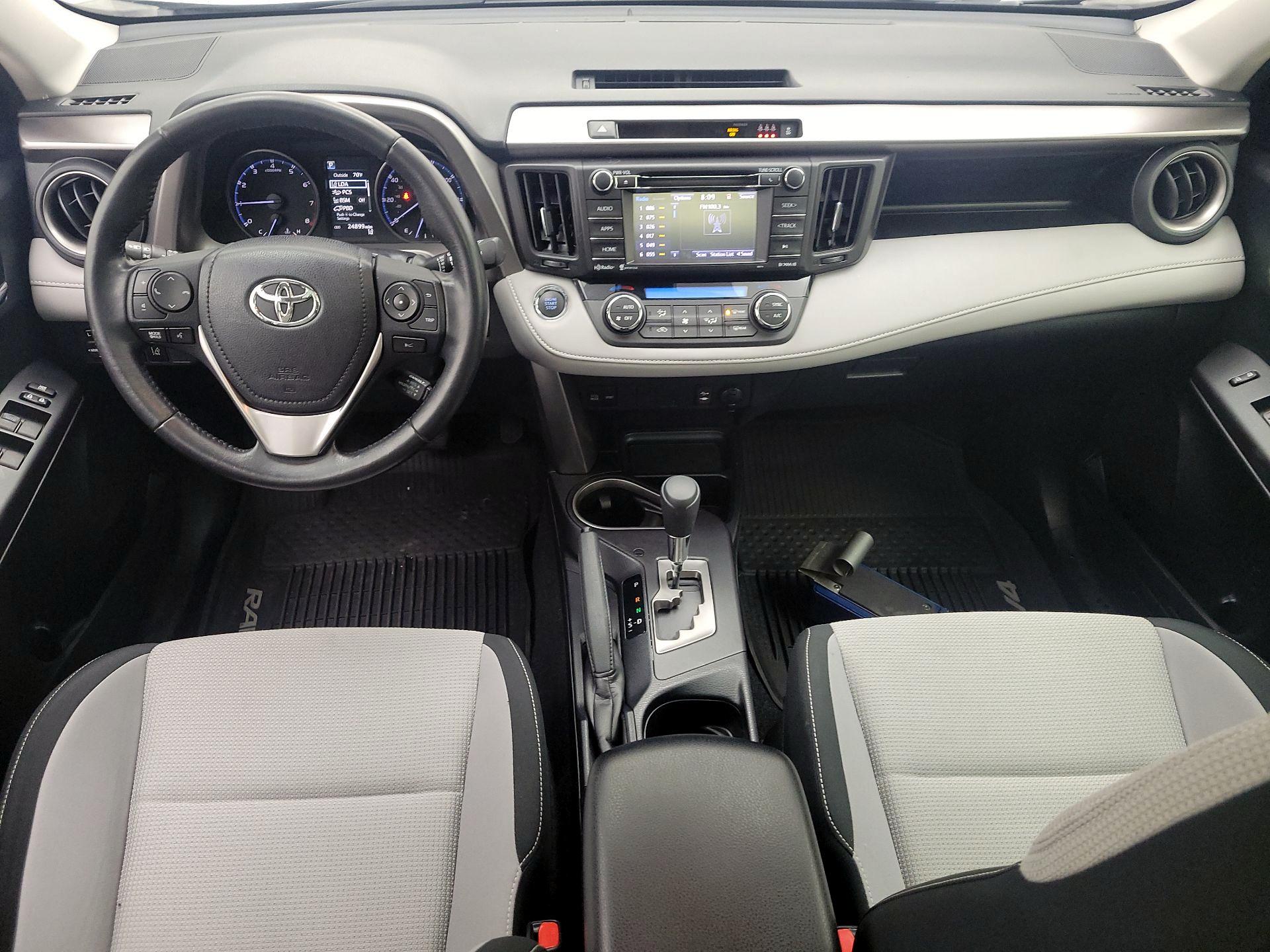 Thumbnail: 2018 Toyota RAV4 - 9