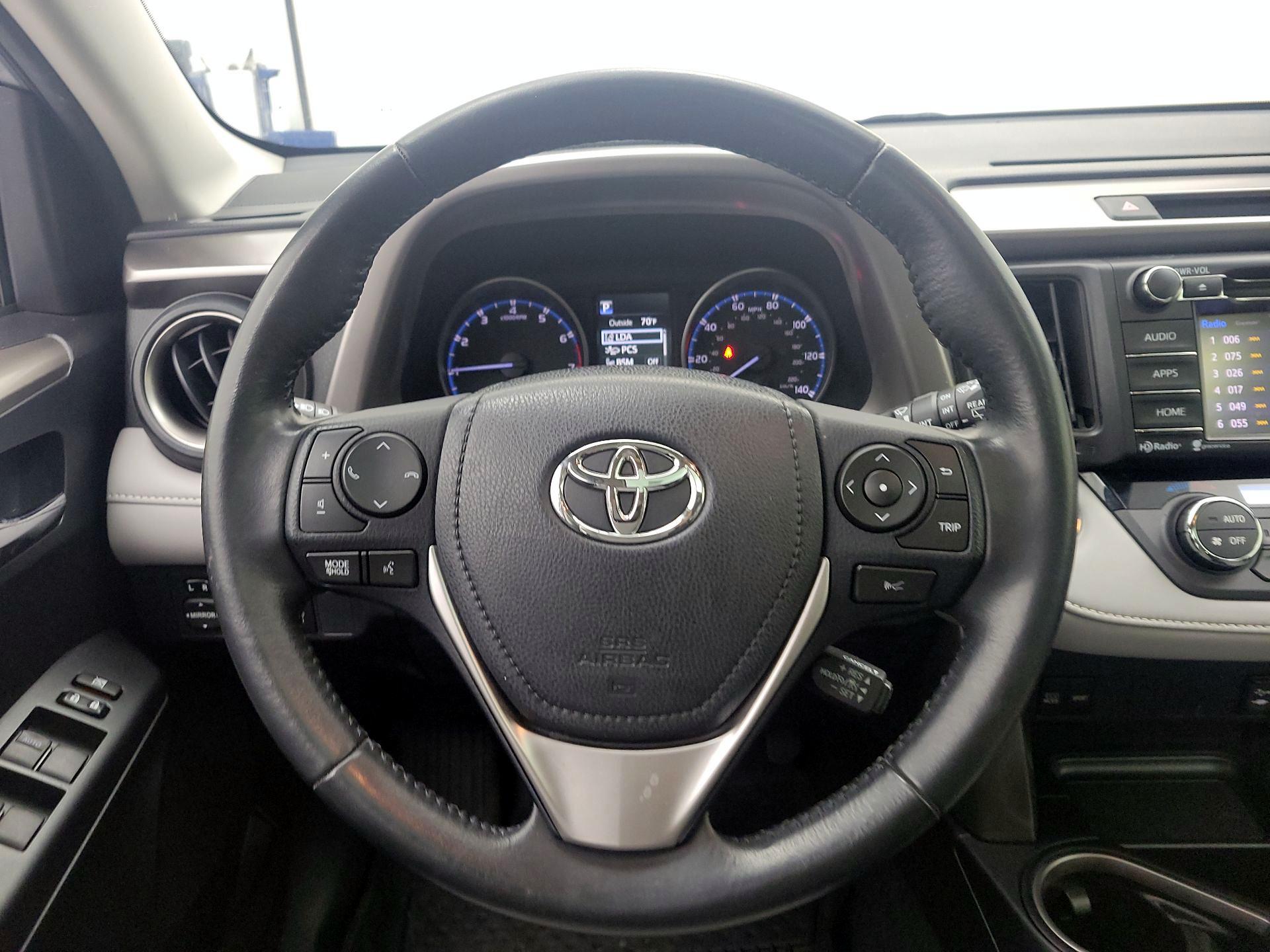 Thumbnail: 2018 Toyota RAV4 - 10
