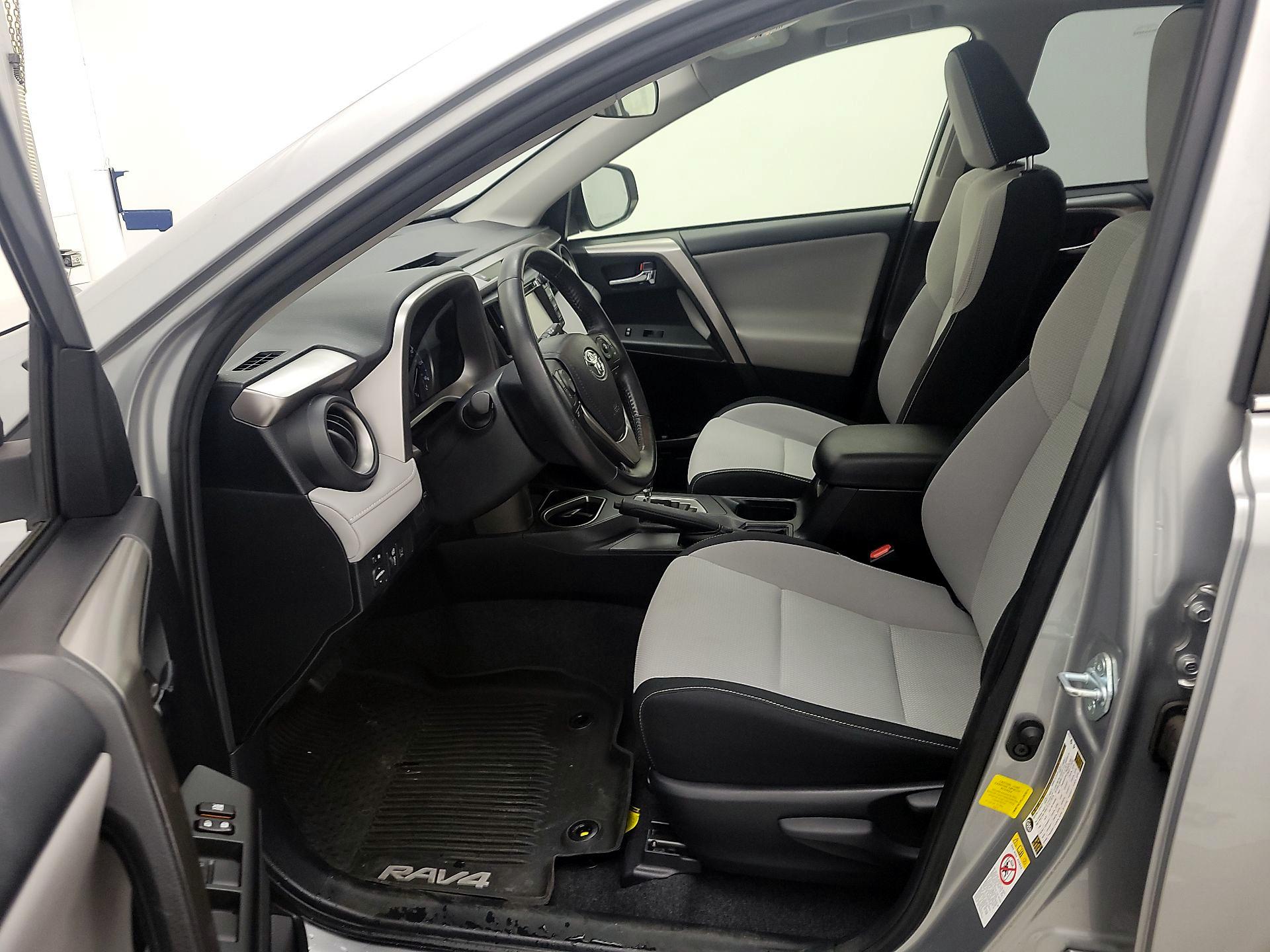 Thumbnail: 2018 Toyota RAV4 - 11