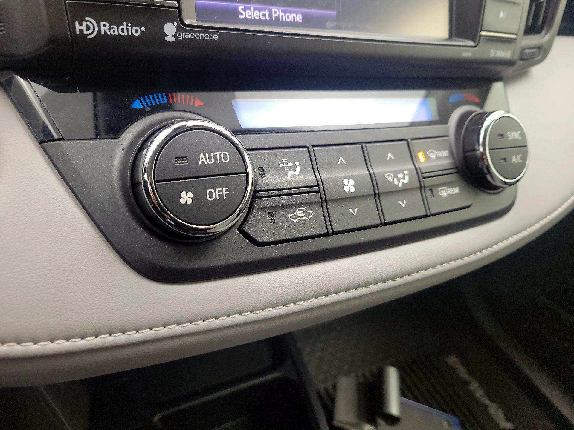 Thumbnail: 2018 Toyota RAV4 - 16
