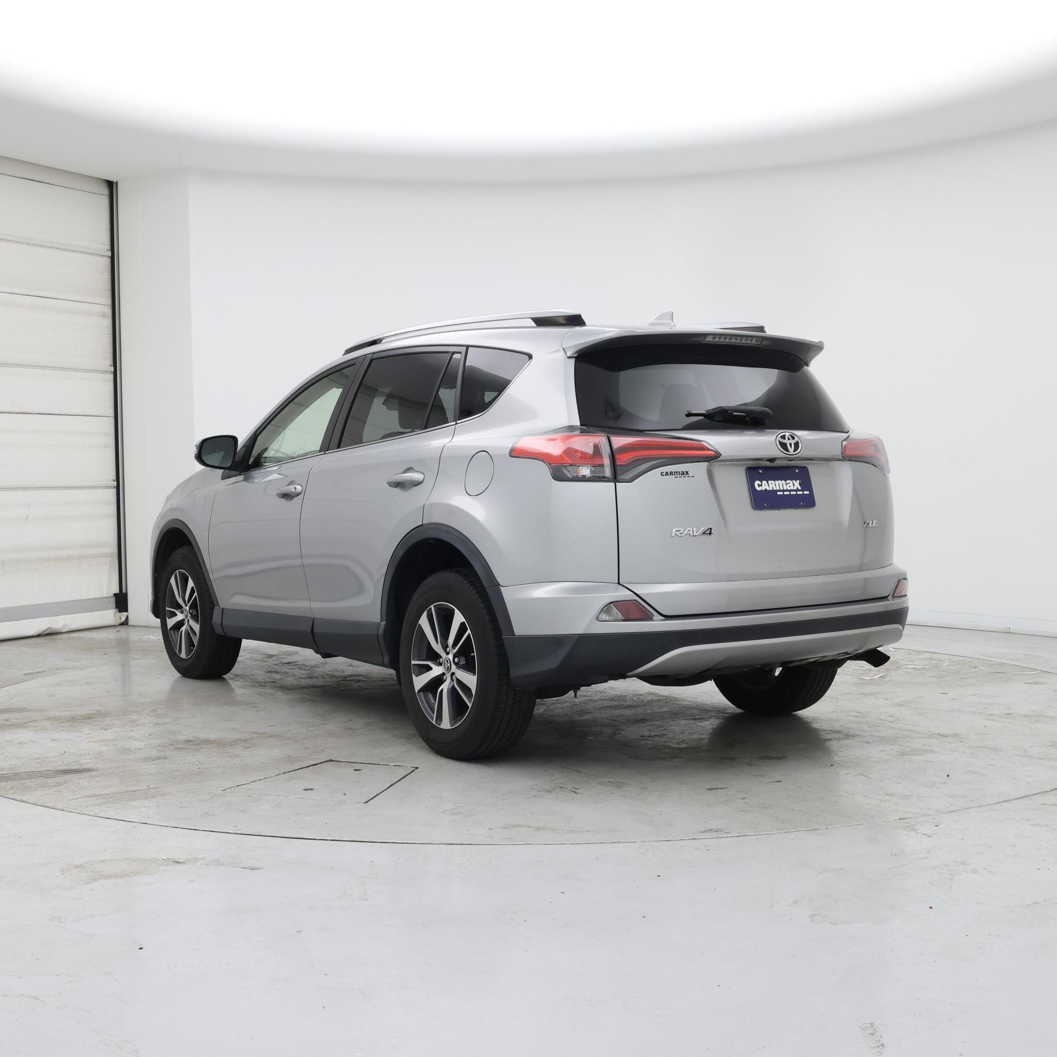 Thumbnail: 2018 Toyota RAV4 - 2