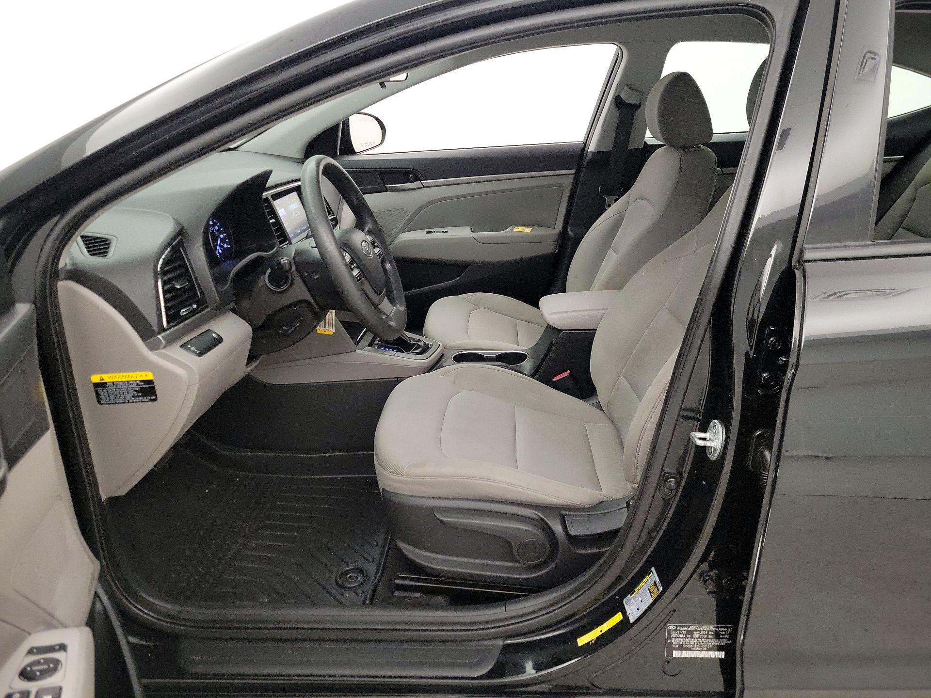 Thumbnail: 2017 Hyundai Elantra - 11