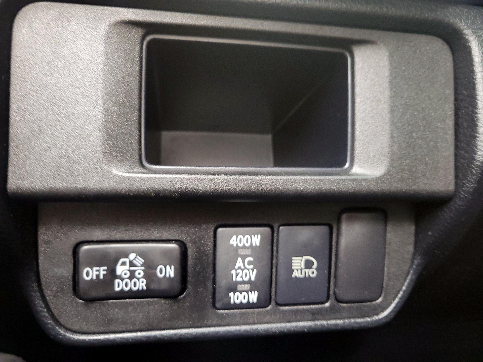 Thumbnail: 2019 Toyota Tacoma - 13