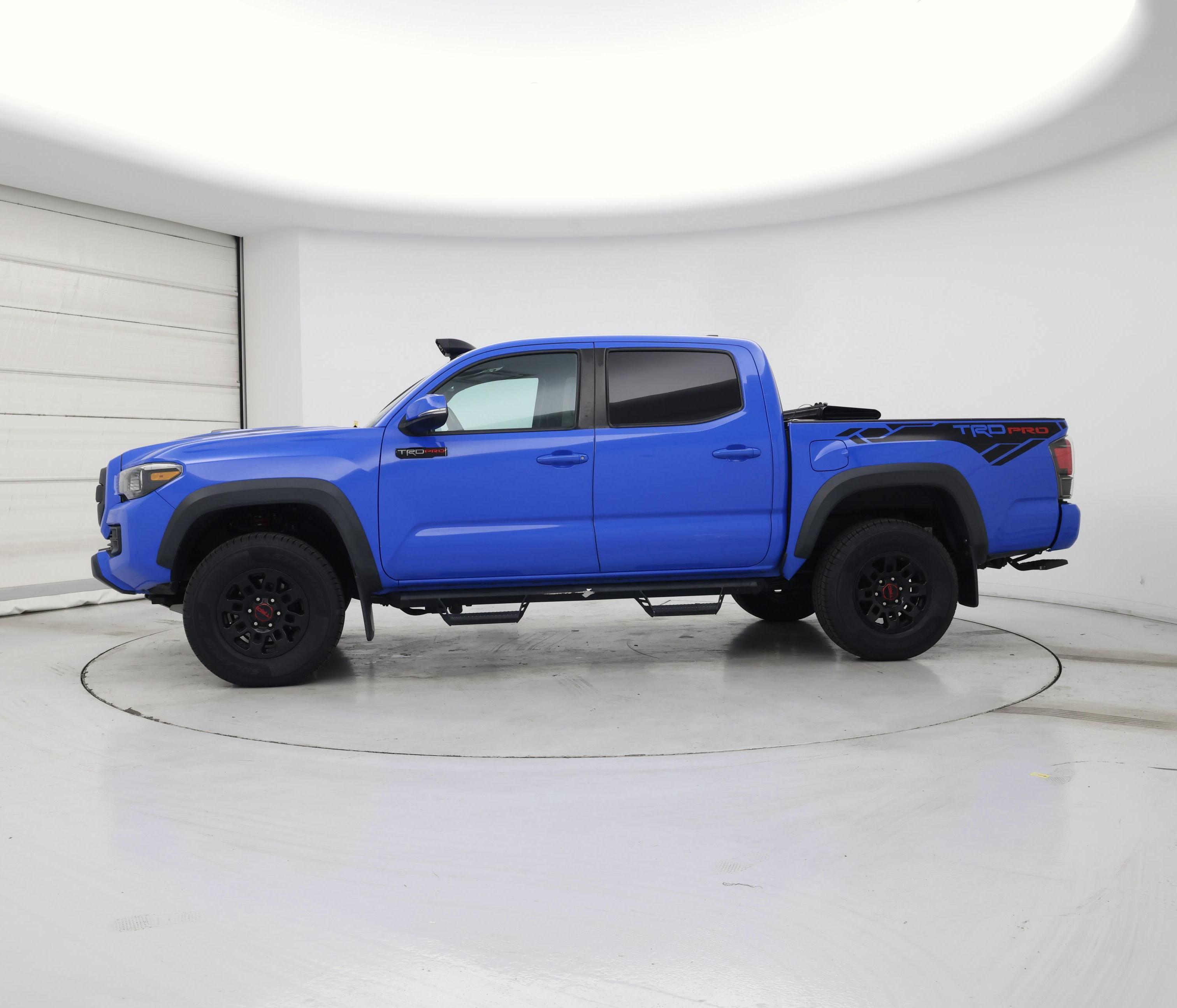 Thumbnail: 2019 Toyota Tacoma - 3