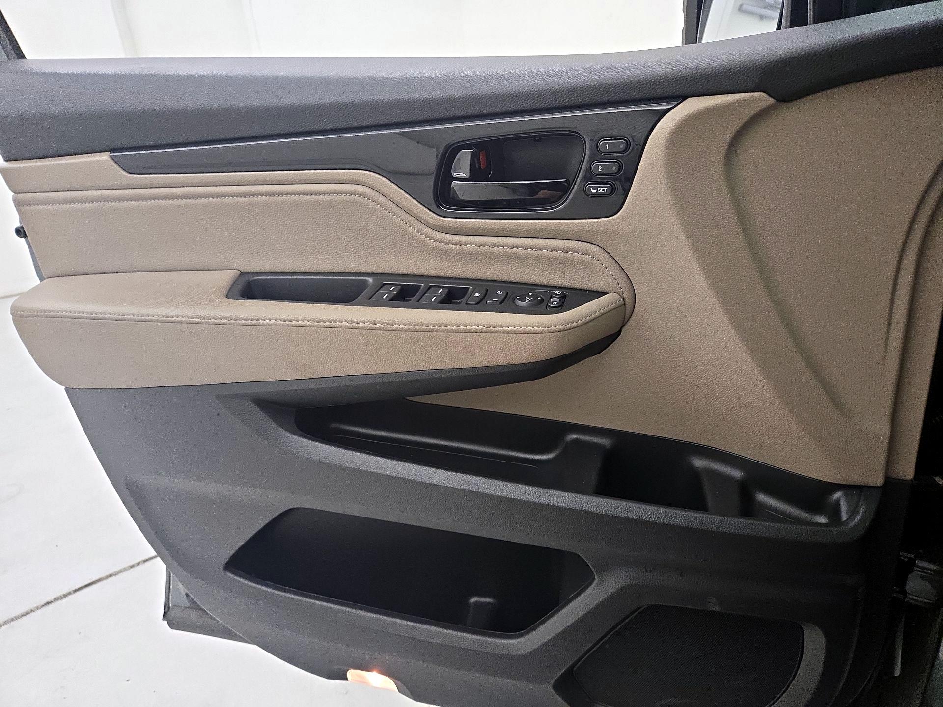 Thumbnail: 2019 Honda Odyssey - 12