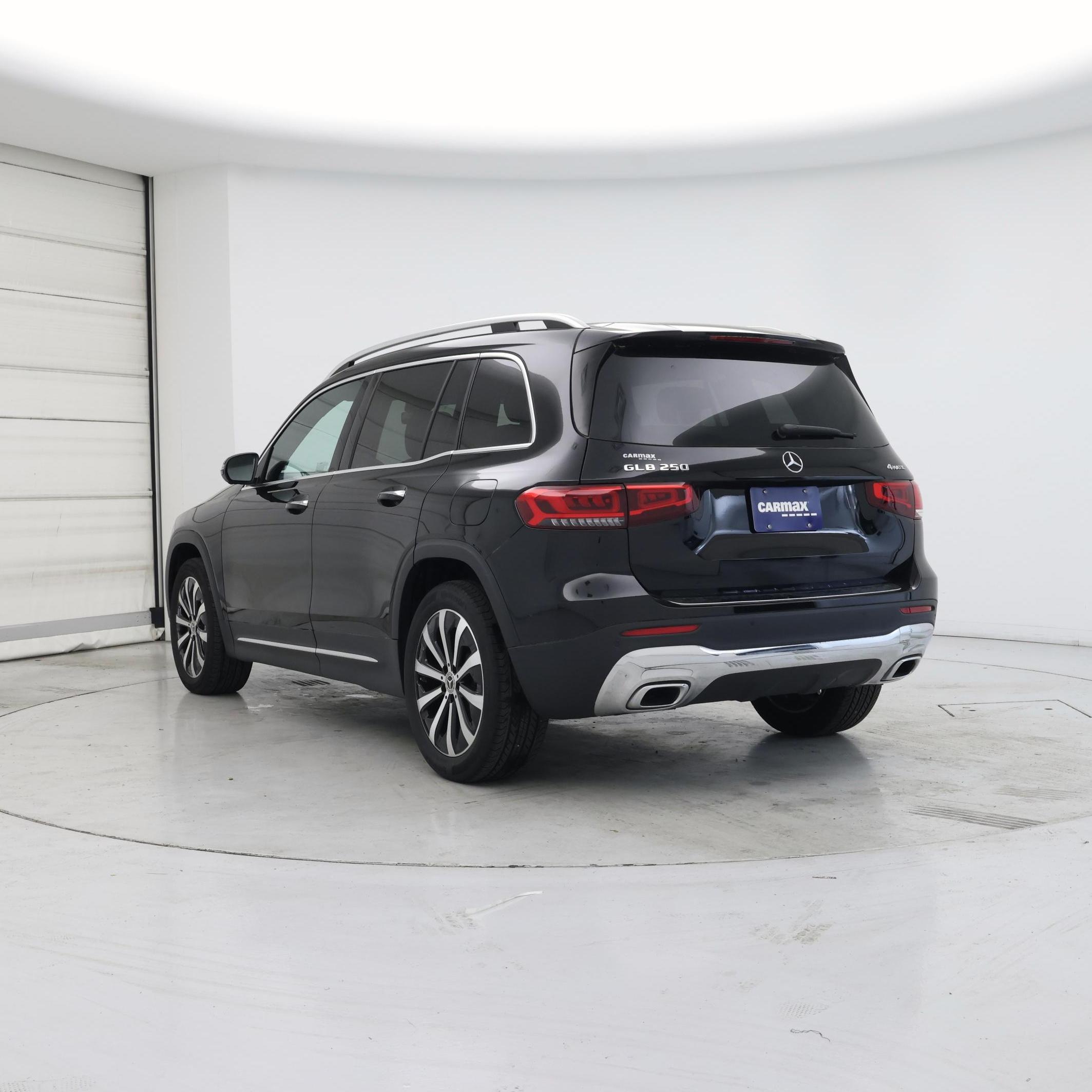 Thumbnail: 2022 Mercedes-Benz GLB - 2