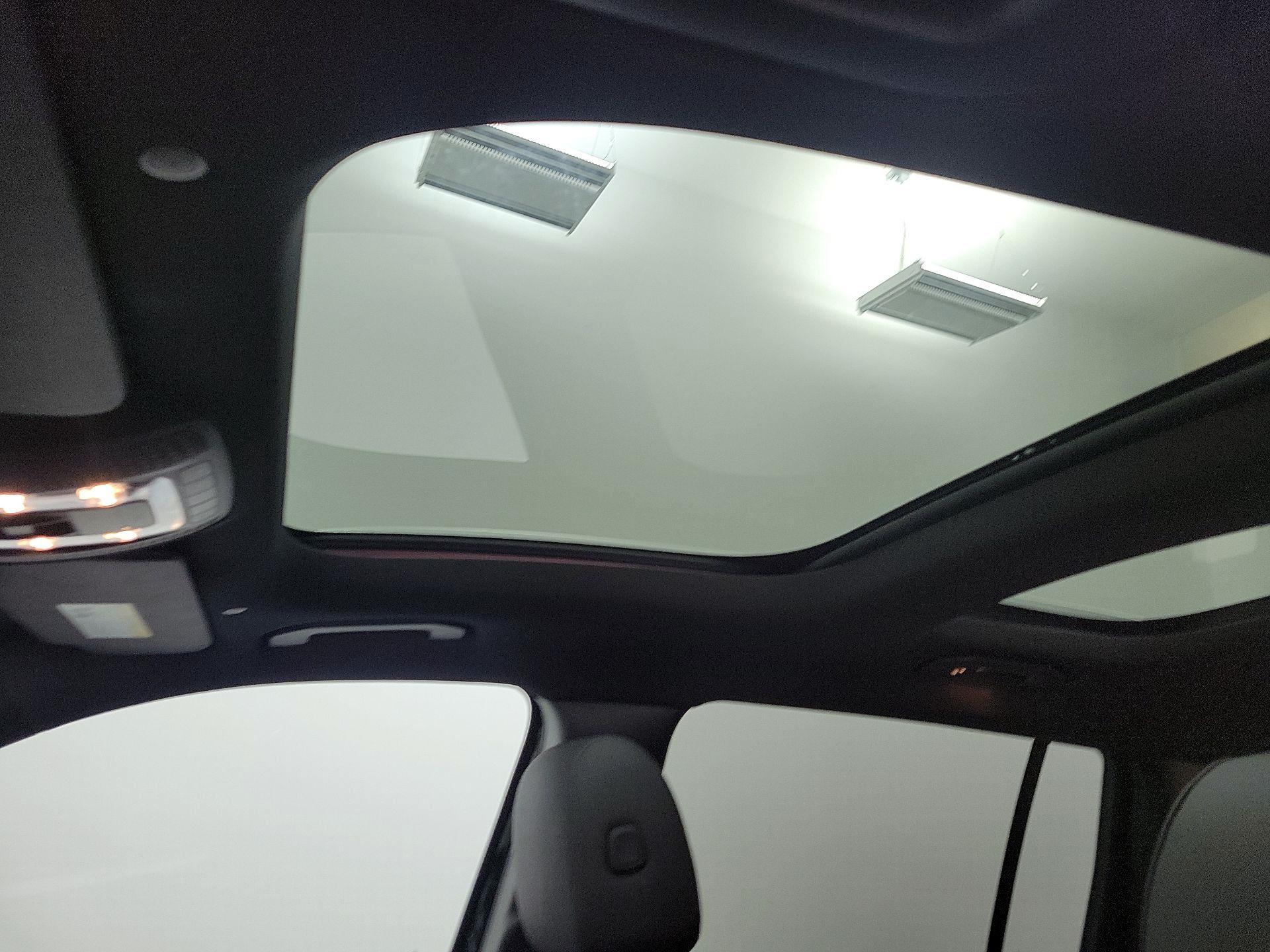 Thumbnail: 2022 Mercedes-Benz GLB - 19