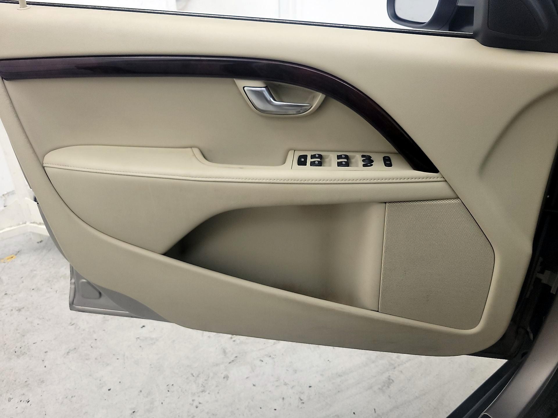 Thumbnail: 2014 Volvo XC70 - 12