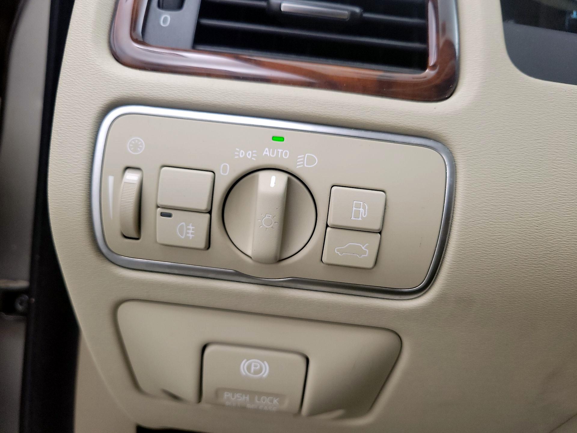 Thumbnail: 2014 Volvo XC70 - 13