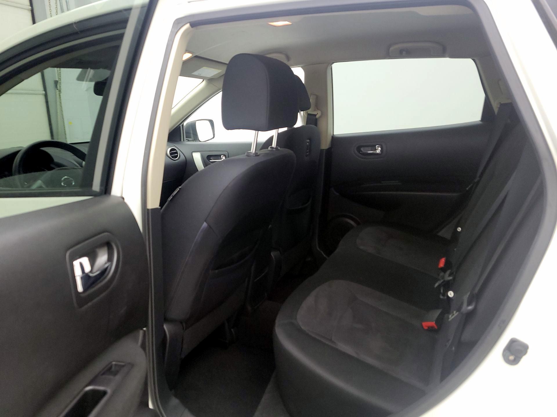 Thumbnail: 2013 Nissan Rogue - 18