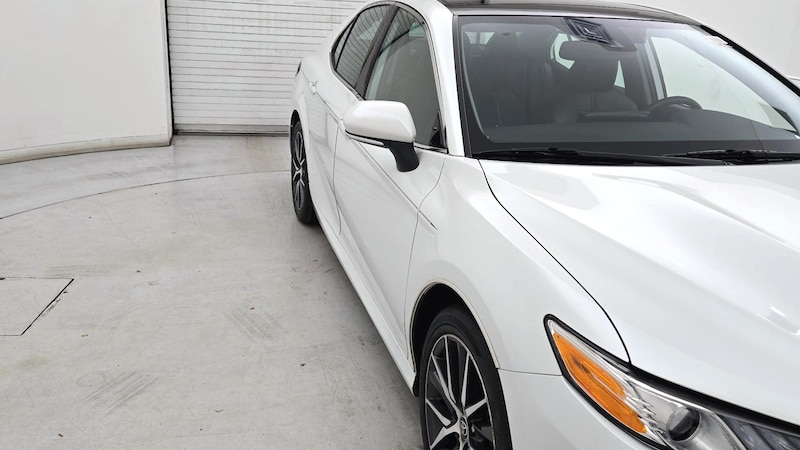 2022 Toyota Camry XLE Hero Image