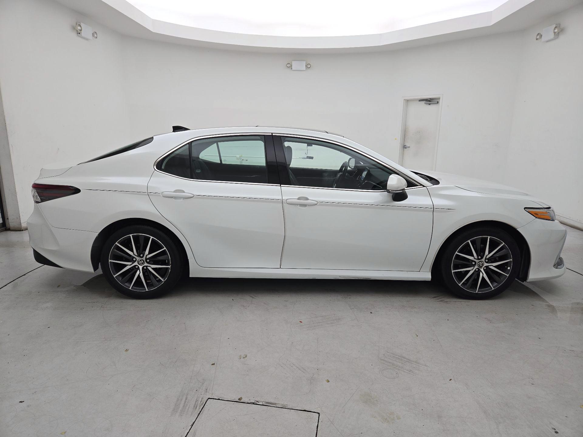 Thumbnail: 2022 Toyota Camry - 4