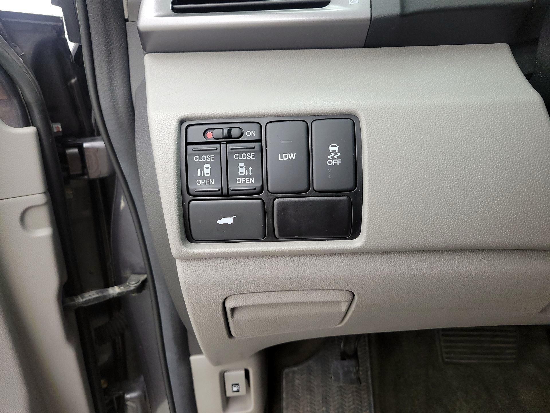 Thumbnail: 2014 Honda Odyssey - 13