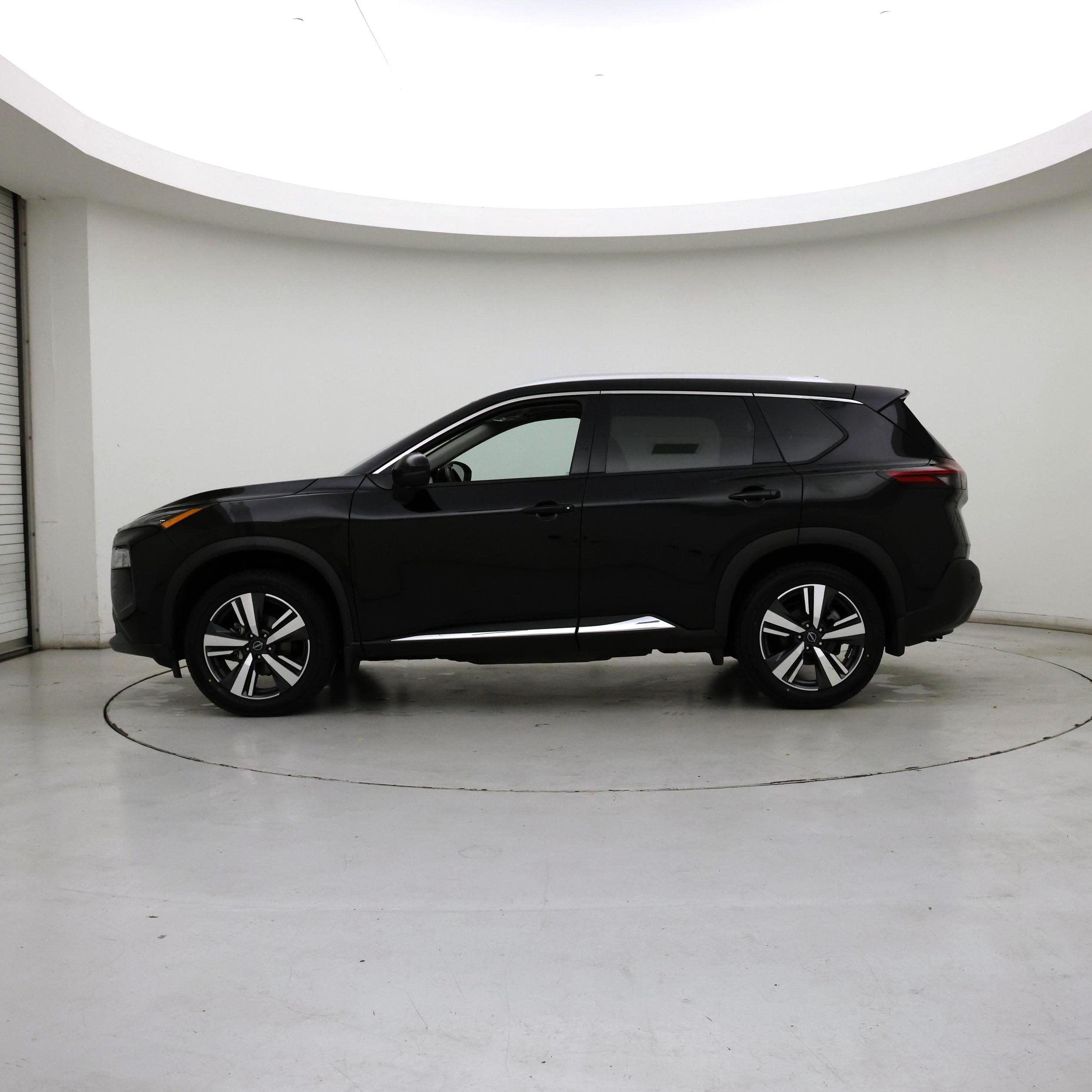 Thumbnail: 2023 Nissan Rogue - 3