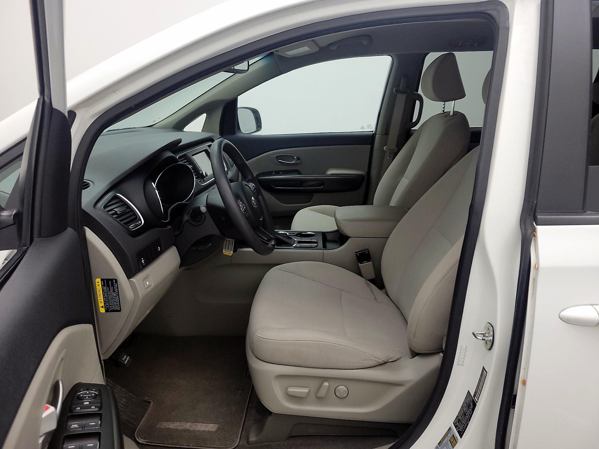Thumbnail: 2019 Kia Sedona - 11