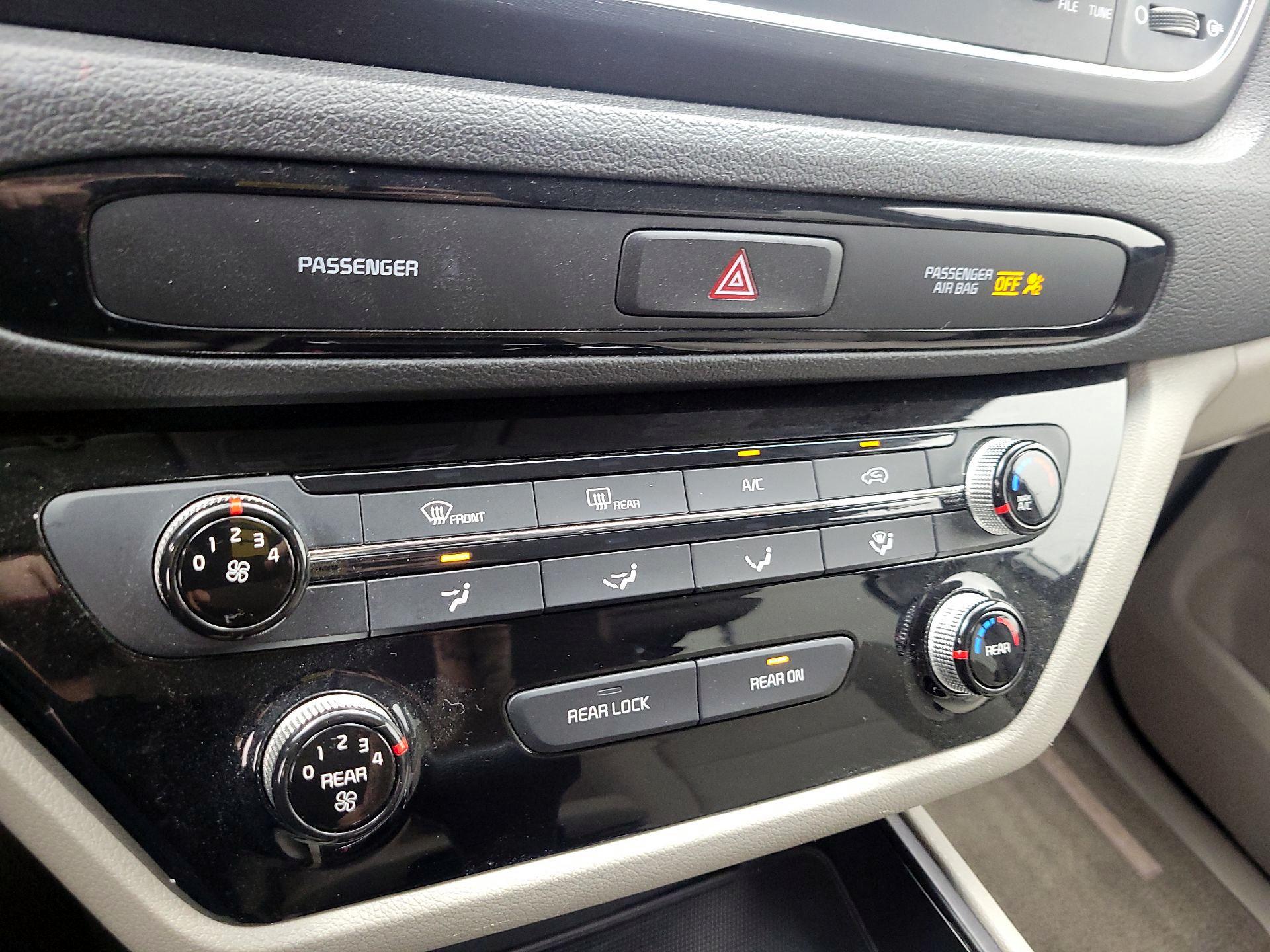 Thumbnail: 2019 Kia Sedona - 16