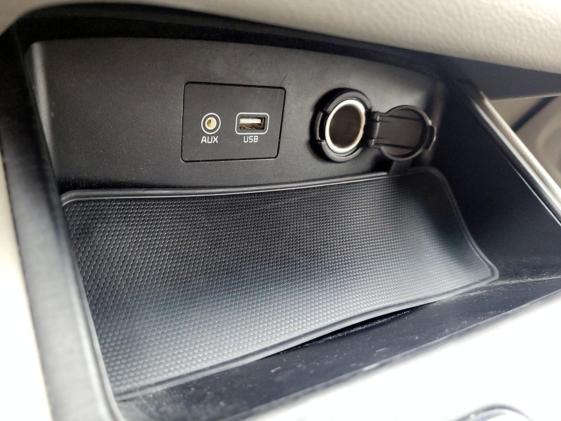 Thumbnail: 2019 Kia Sedona - 18