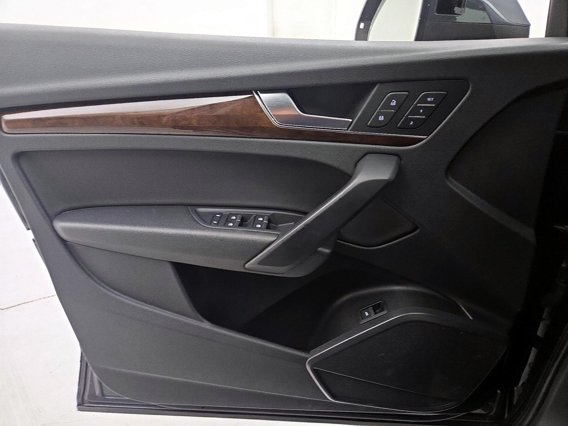 Thumbnail: 2020 Audi Q5 - 10