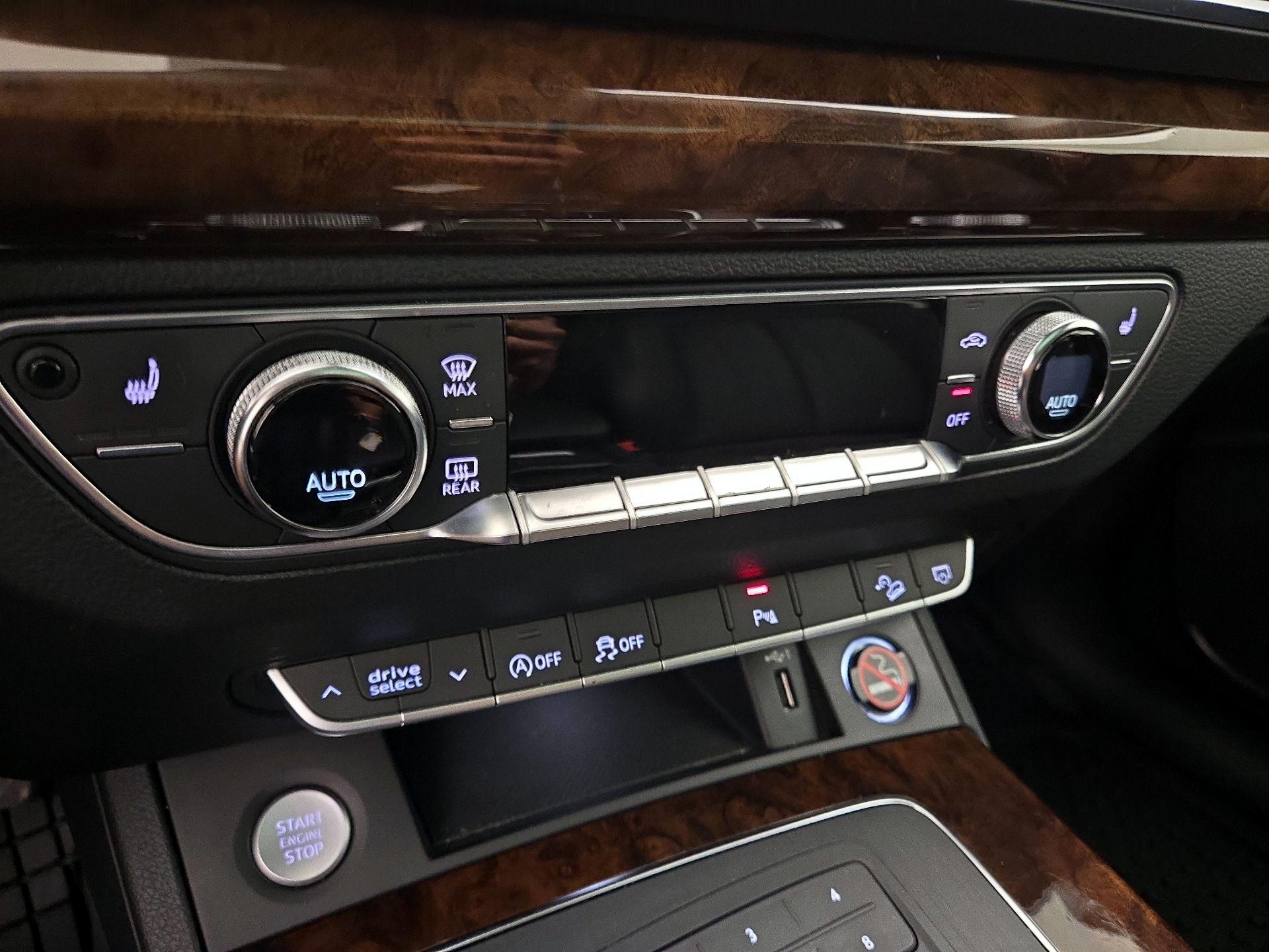 Thumbnail: 2020 Audi Q5 - 14
