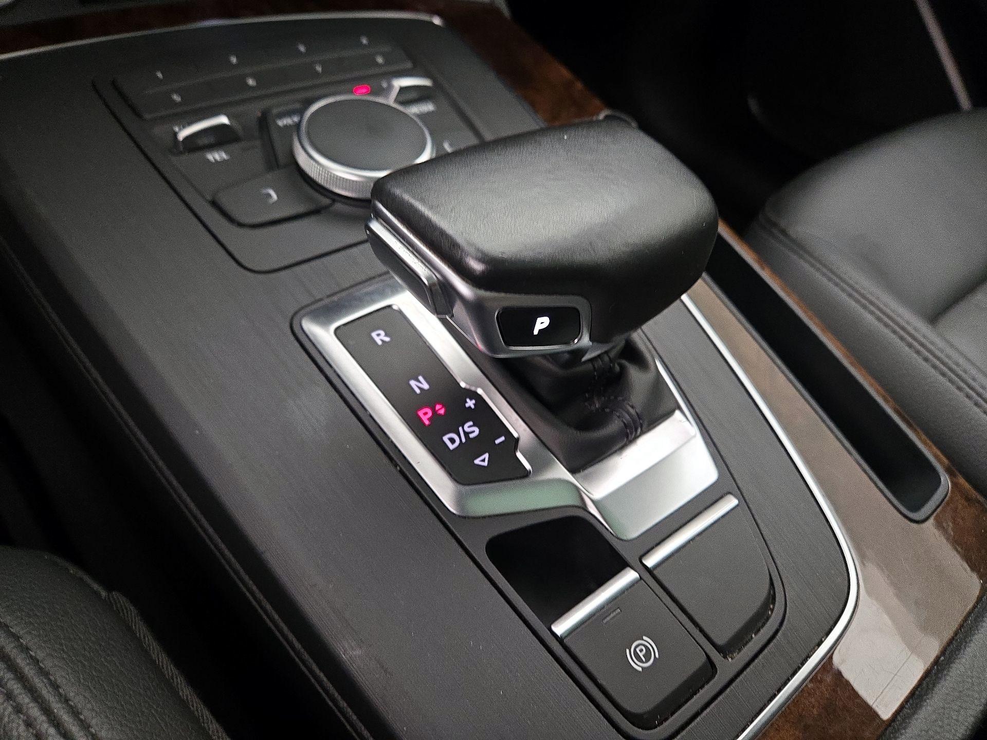 Thumbnail: 2020 Audi Q5 - 15