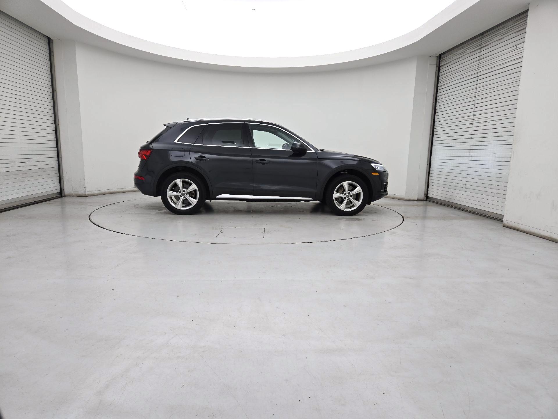 Thumbnail: 2020 Audi Q5 - 4