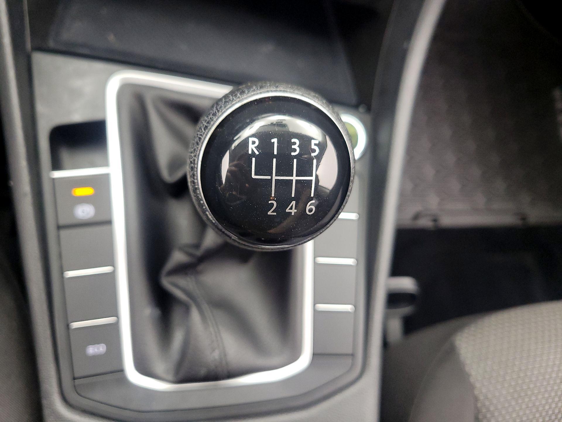 Thumbnail: 2020 Volkswagen Jetta - 17