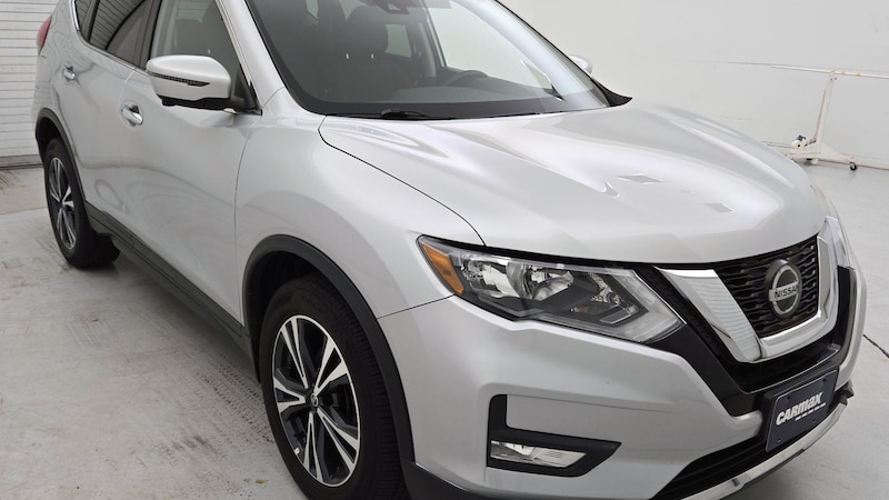 2019 Nissan Rogue SV Hero Image