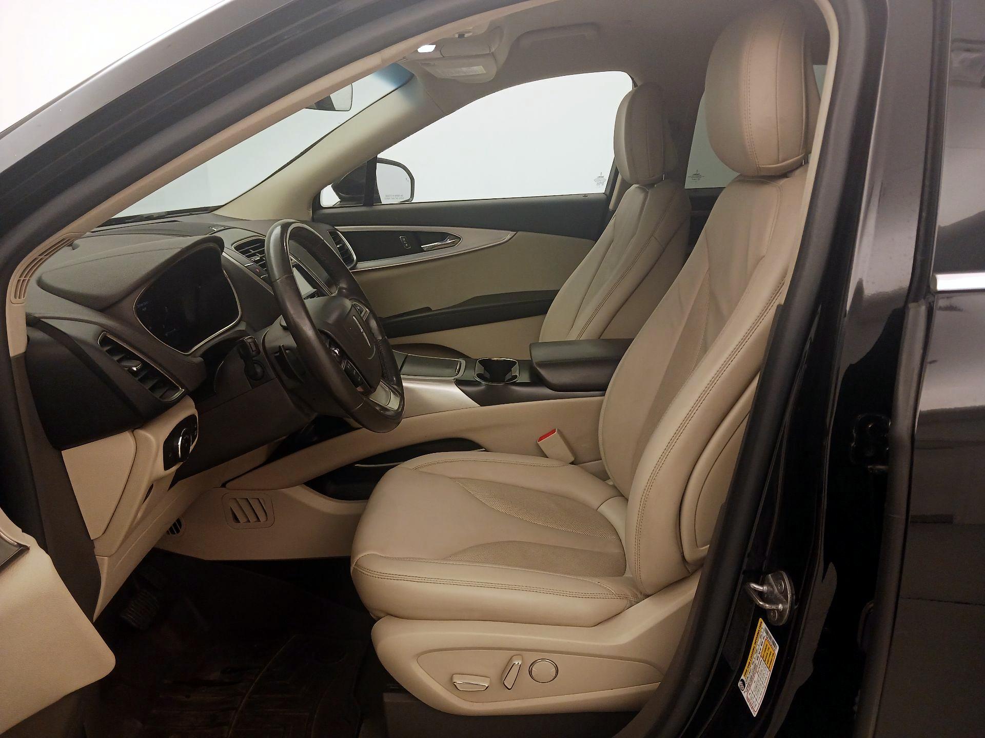 Thumbnail: 2020 Lincoln Nautilus - 9