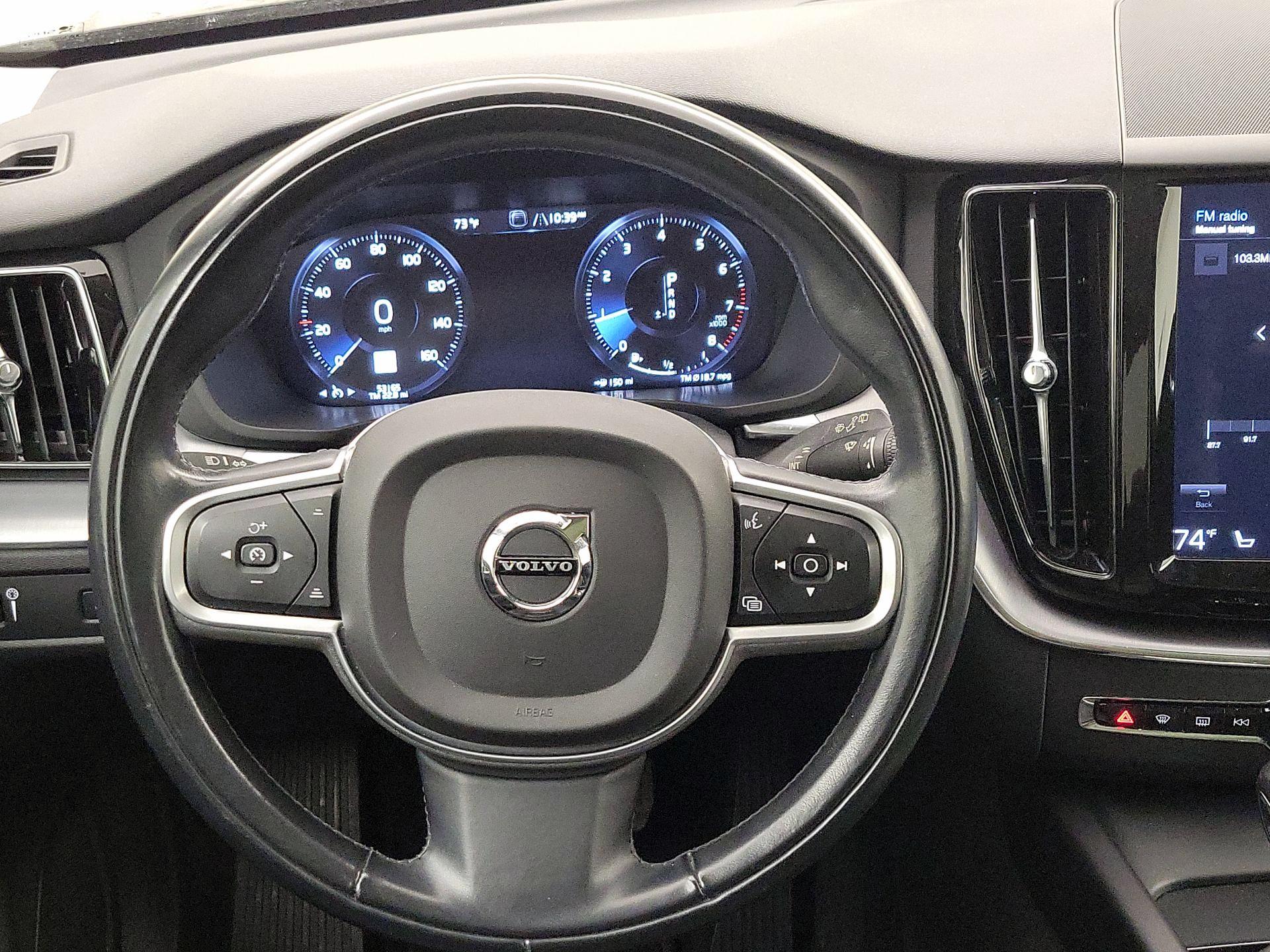 Thumbnail: 2020 Volvo XC60 - 10