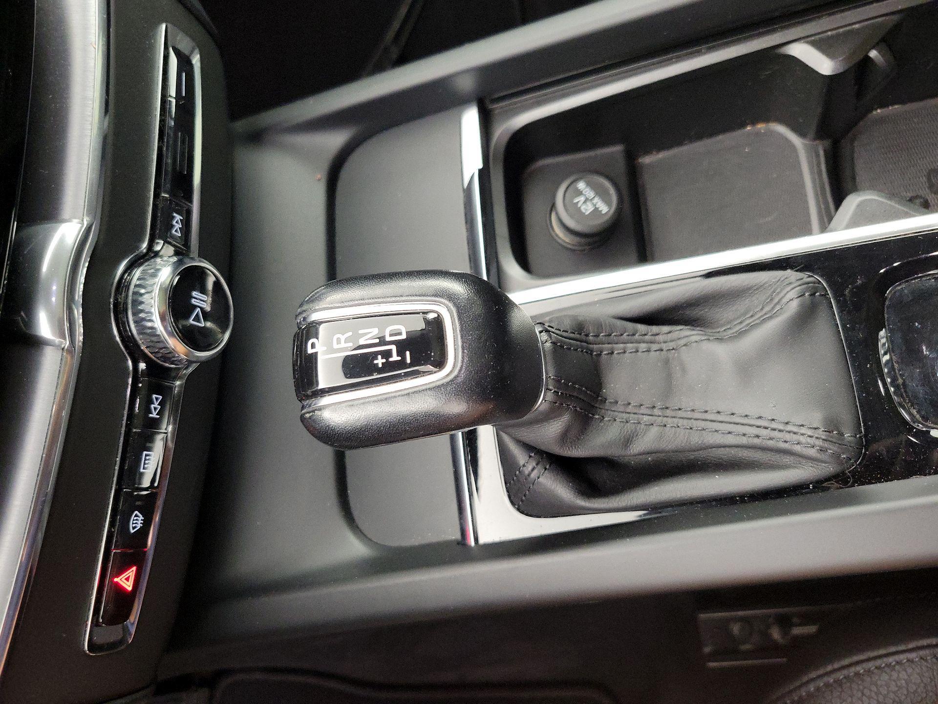 Thumbnail: 2020 Volvo XC60 - 17