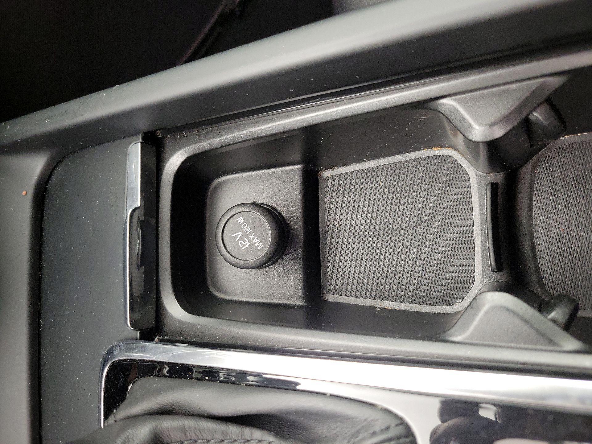 Thumbnail: 2020 Volvo XC60 - 18