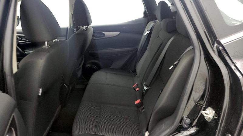 2019 Nissan Rogue Sport S 19