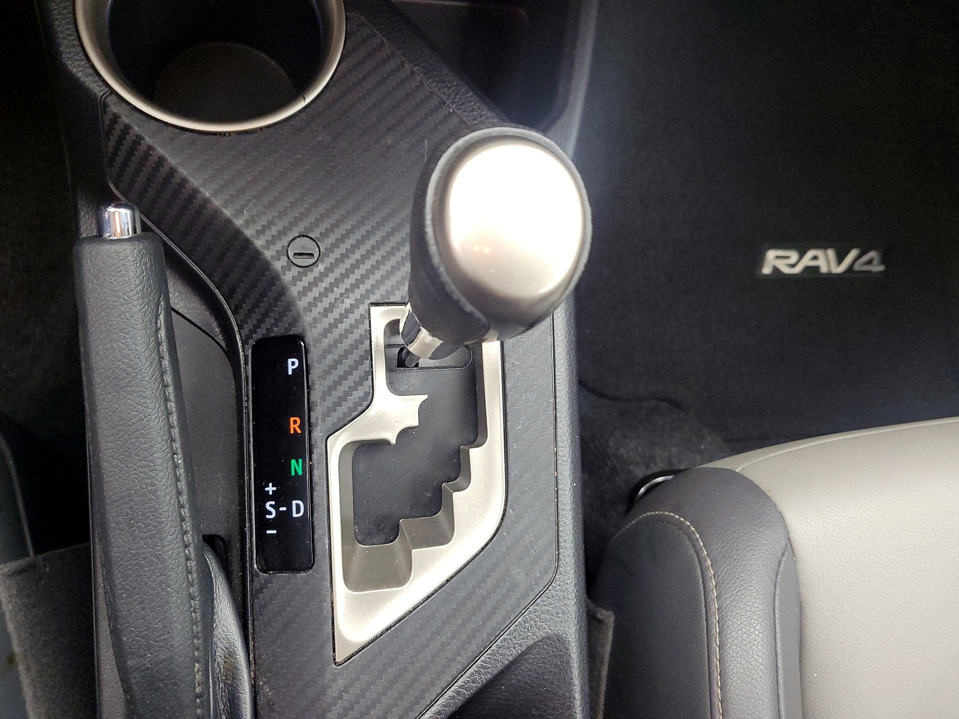 Thumbnail: 2013 Toyota RAV4 - 17