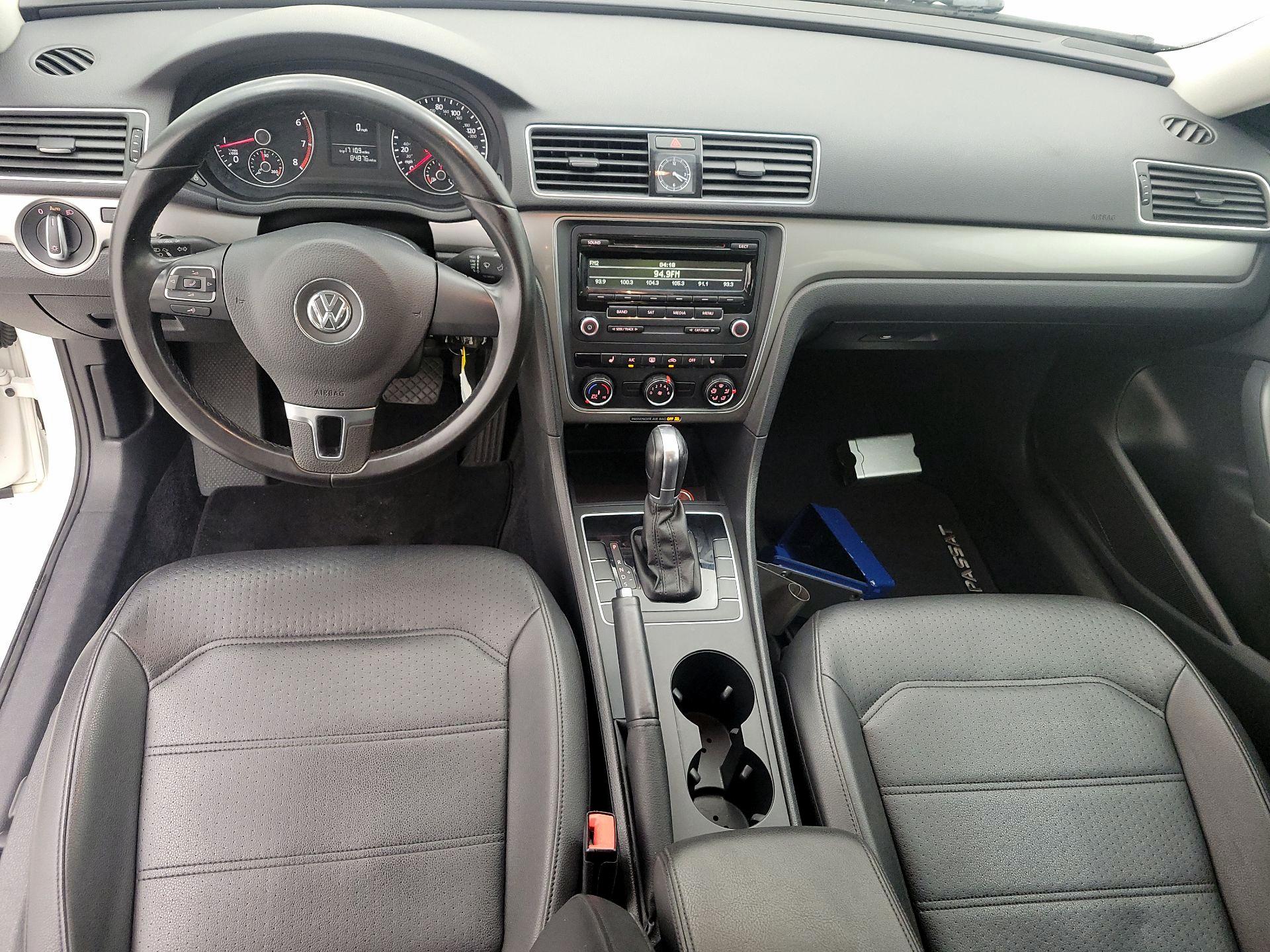 Thumbnail: 2015 Volkswagen Passat - 9