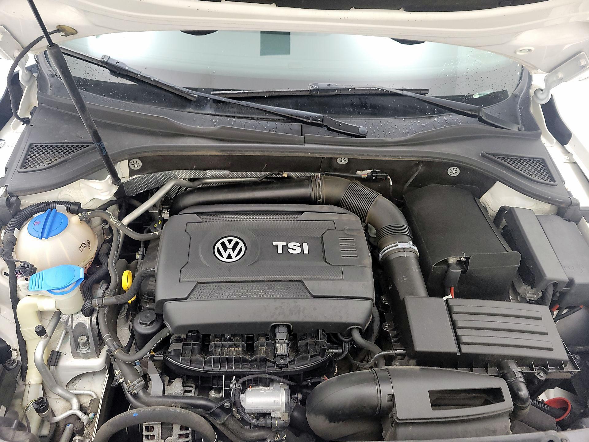 Thumbnail: 2015 Volkswagen Passat - 20