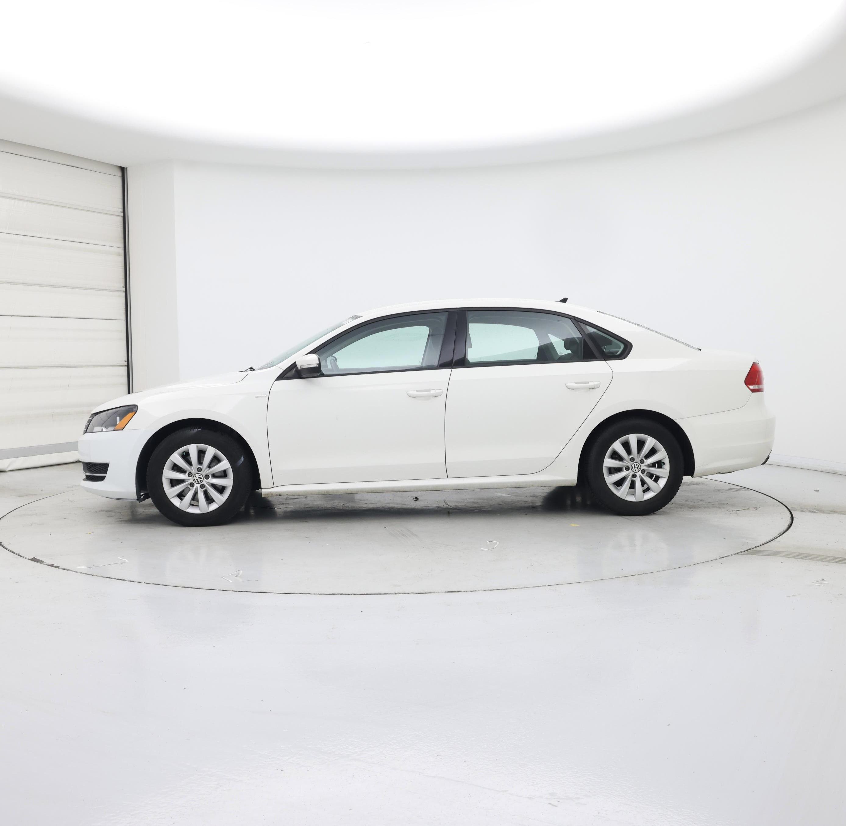 Thumbnail: 2015 Volkswagen Passat - 3
