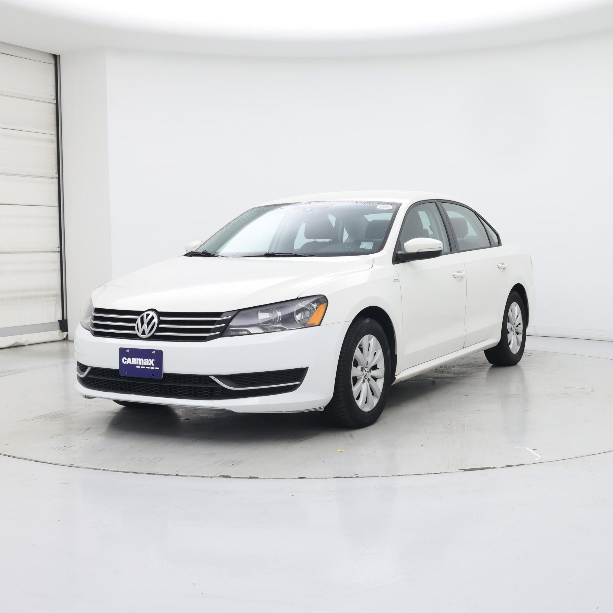 Thumbnail: 2015 Volkswagen Passat - 4