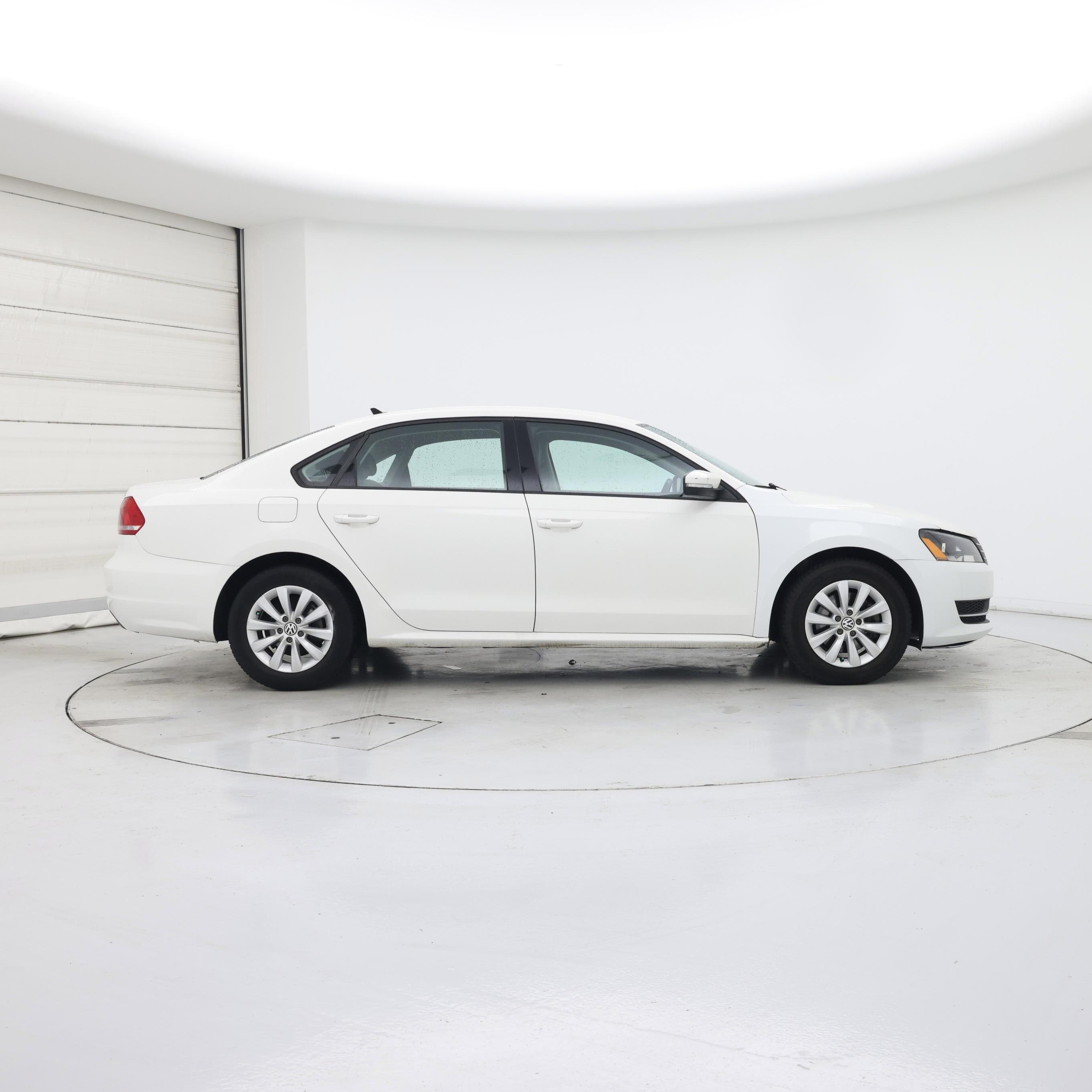Thumbnail: 2015 Volkswagen Passat - 7
