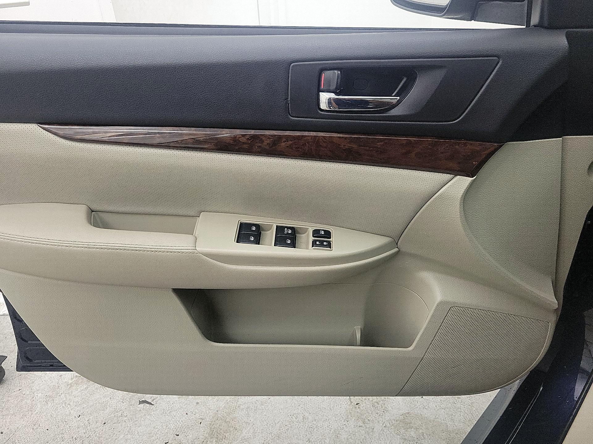 Thumbnail: 2013 Subaru Legacy - 12