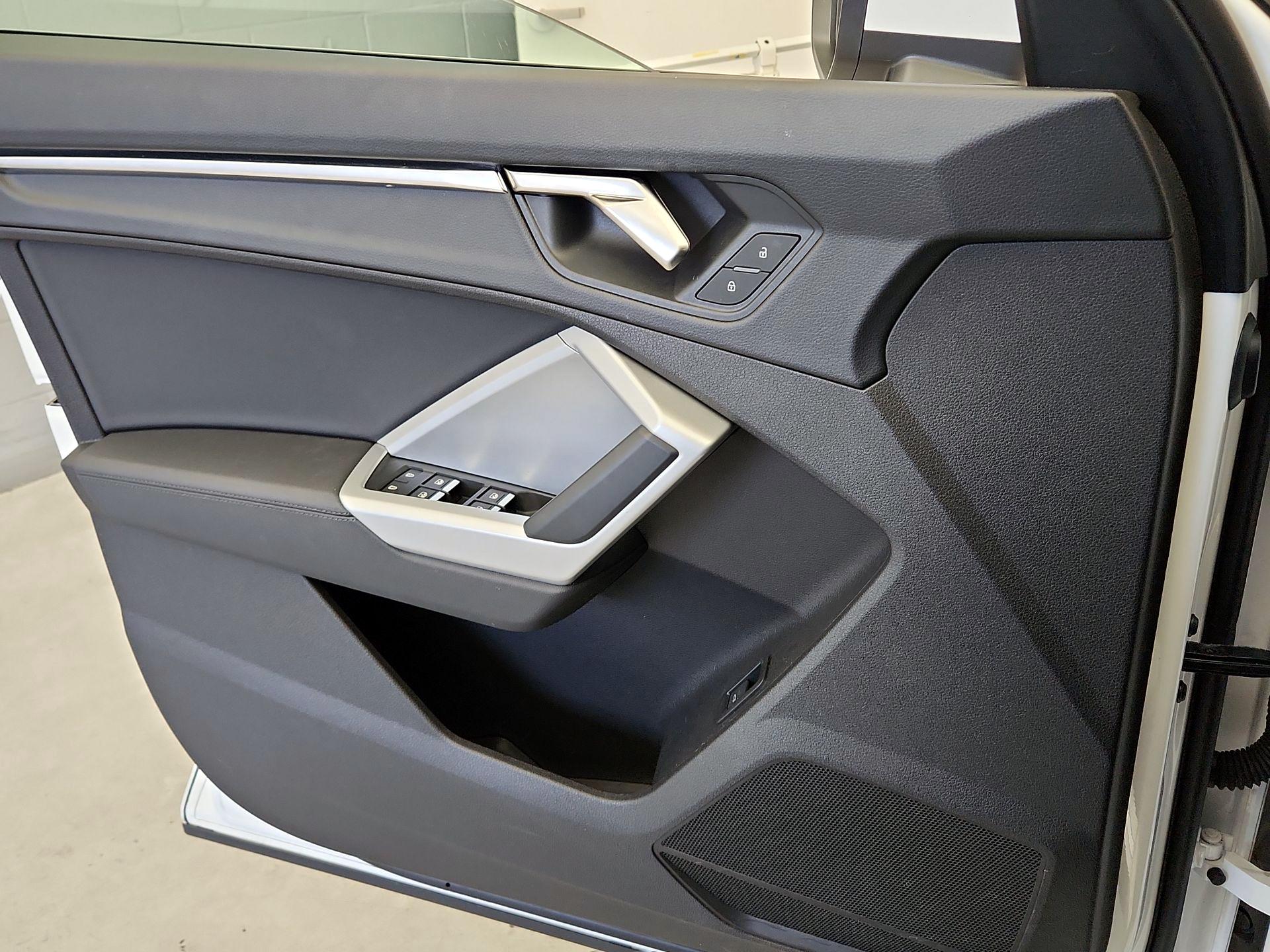 Thumbnail: 2022 Audi Q3 - 12