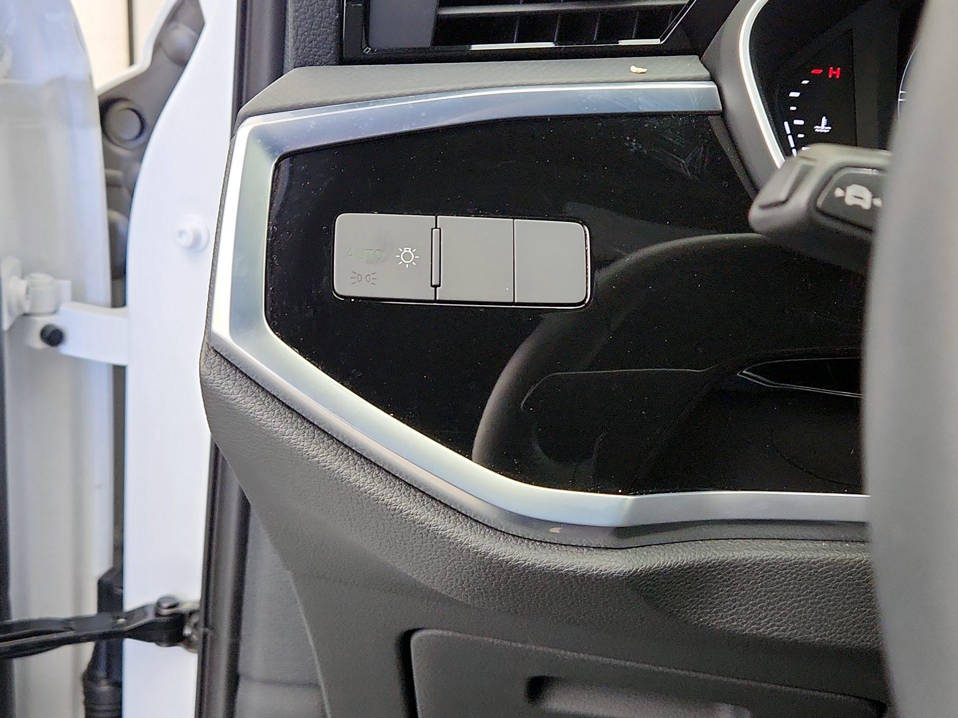 Thumbnail: 2022 Audi Q3 - 13