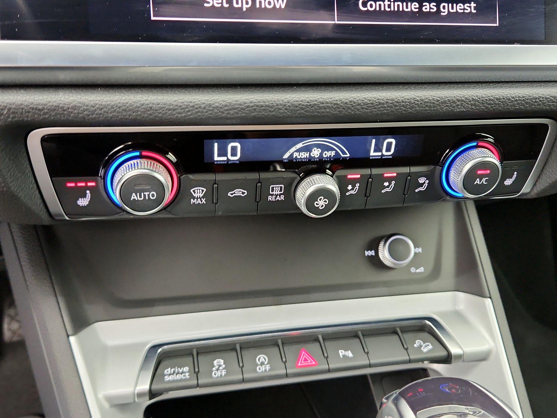 Thumbnail: 2022 Audi Q3 - 16