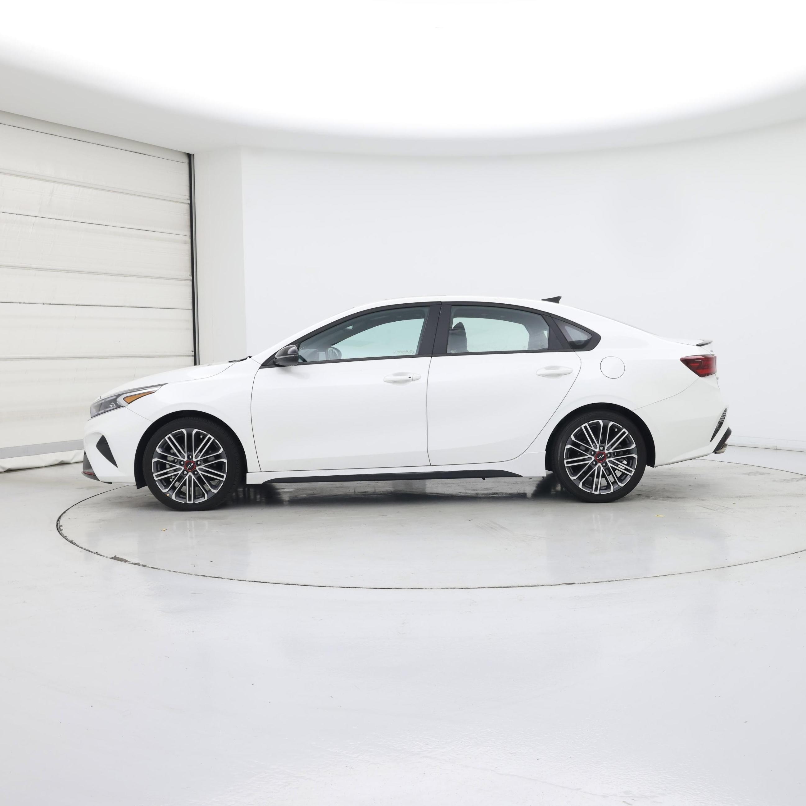 Thumbnail: 2023 Kia Forte - 3