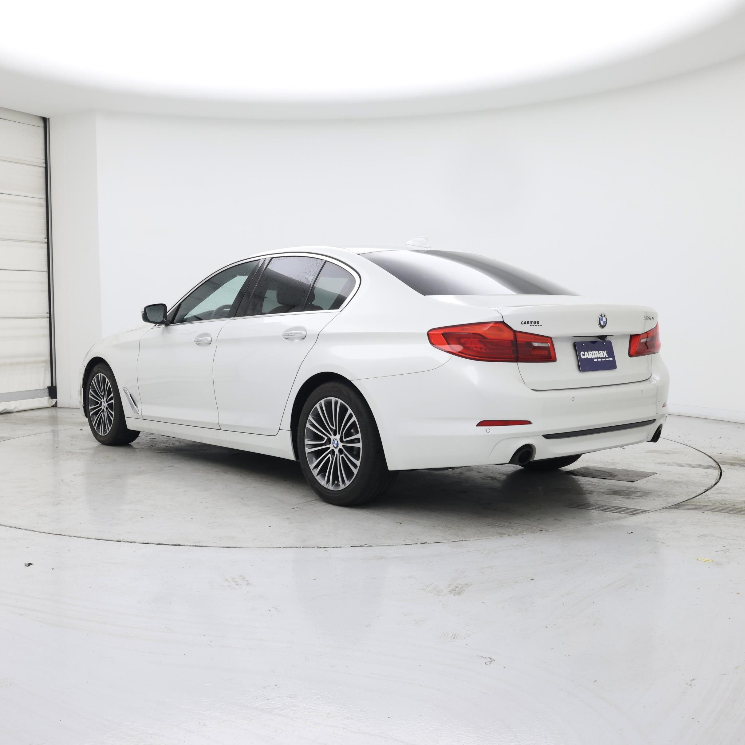 Thumbnail: 2017 BMW 5 Series - 2