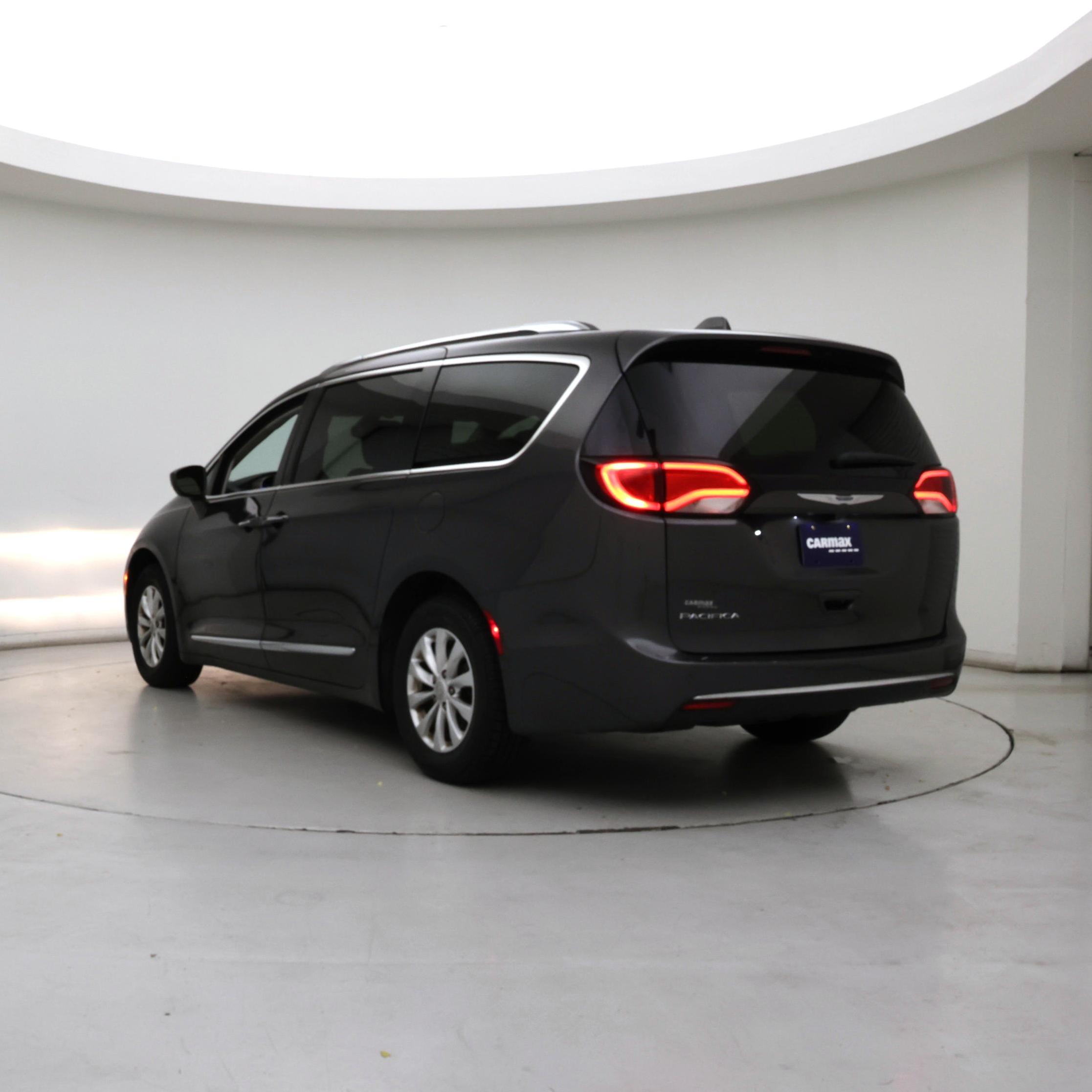 Thumbnail: 2019 Chrysler Pacifica - 2