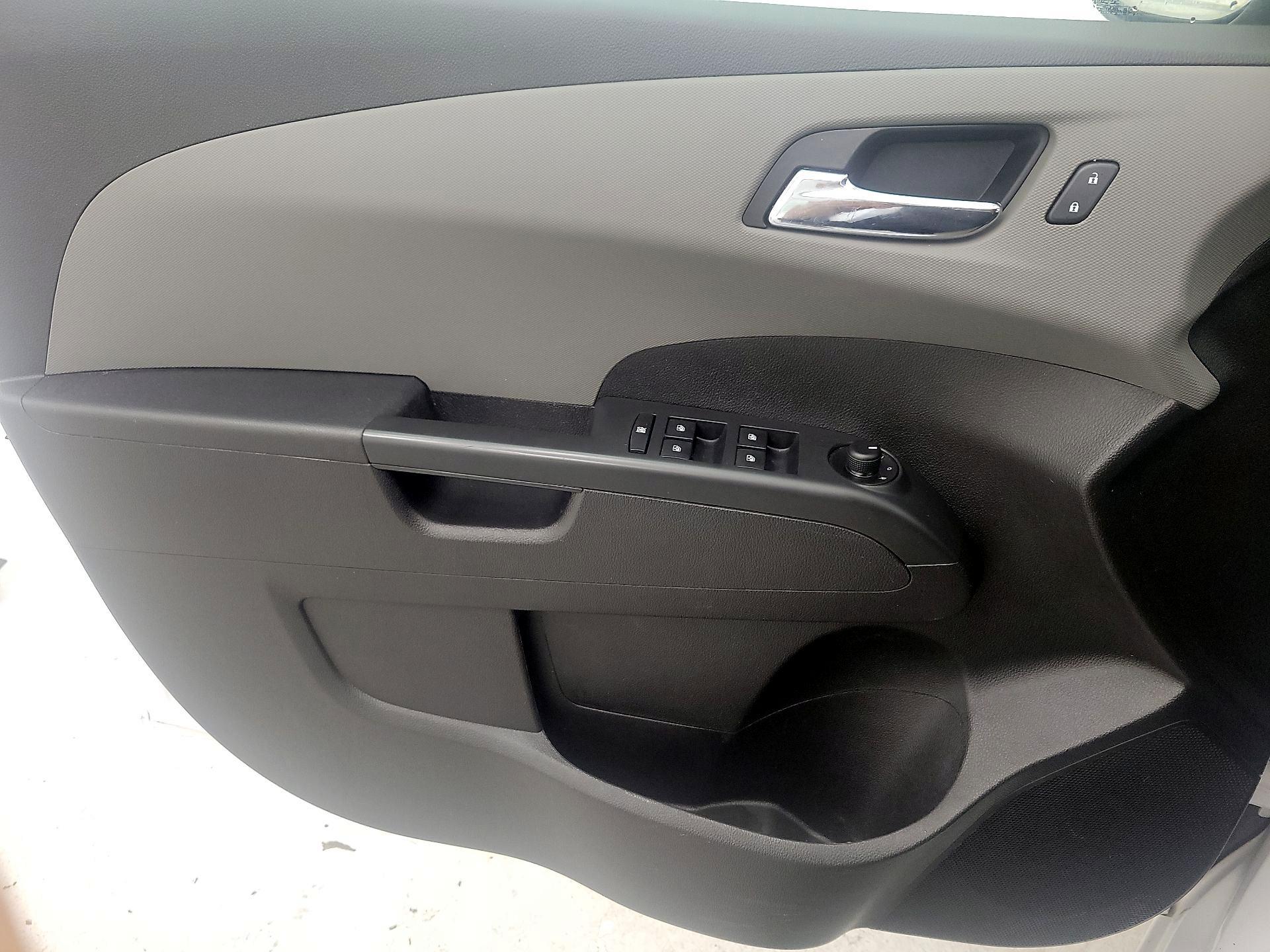 Thumbnail: 2015 Chevrolet Sonic - 12